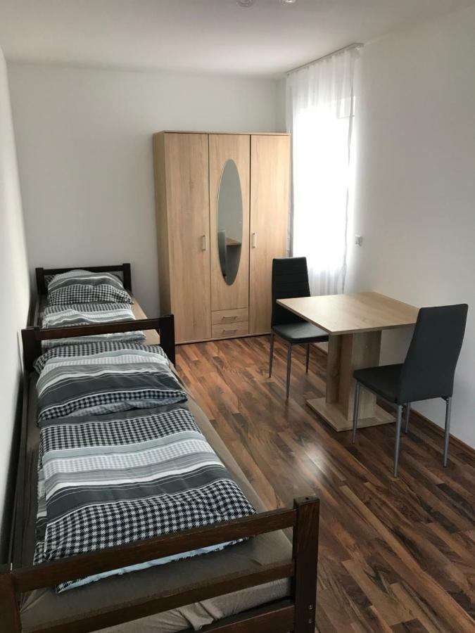 Monteurzimmer Sankt Augustin Luaran gambar