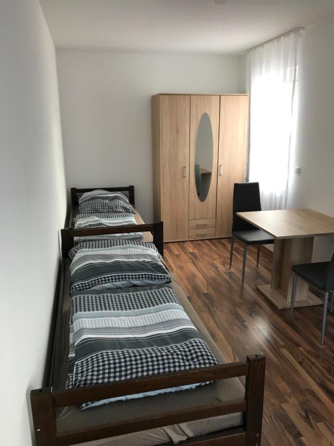 Monteurzimmer Sankt Augustin Luaran gambar